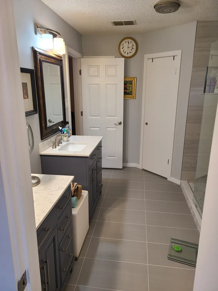 San Antonio Bathroom Renovation by Franklin & Zaldivar Architecture And Planning - Photo 6