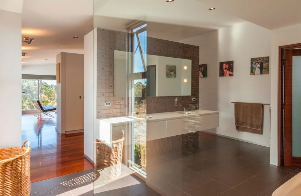 modern ranch home designs by Threadgold Architecture + Construction - Photo 2