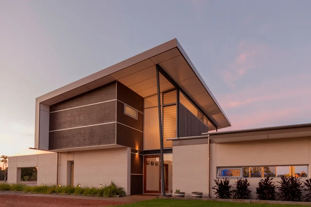 modern ranch home designs by Threadgold Architecture + Construction - Photo 12