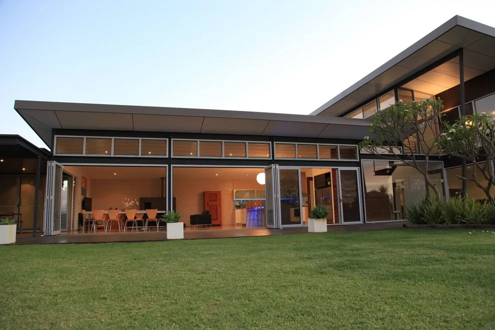 modern ranch home designs by Threadgold Architecture + Construction - Photo 10