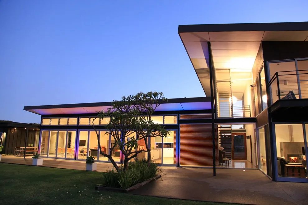 modern ranch home designs by Threadgold Architecture + Construction - Photo 15