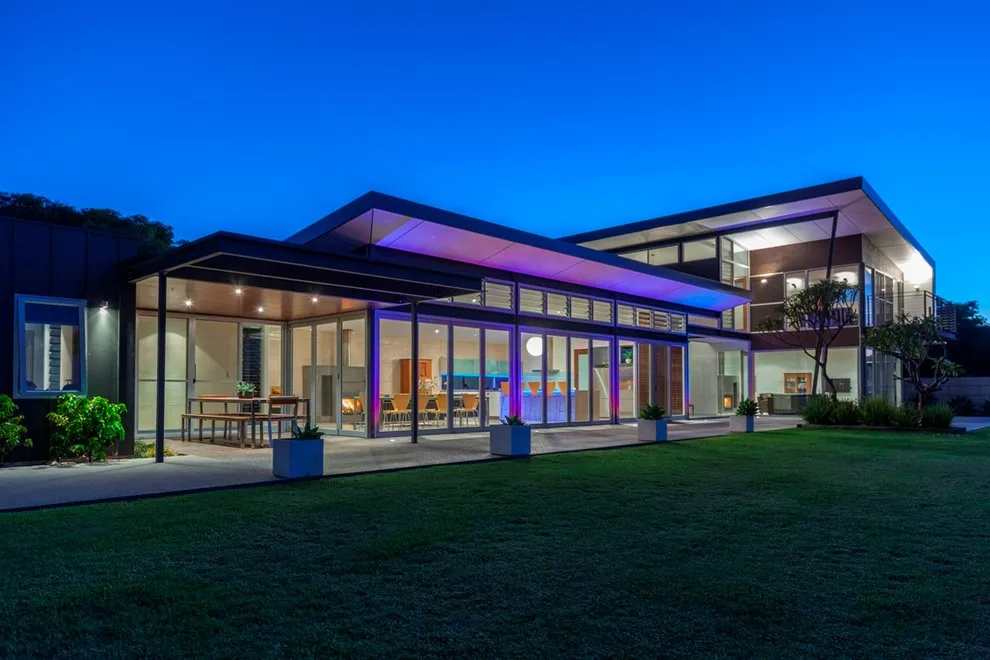 modern ranch home designs by Threadgold Architecture + Construction - Photo 9