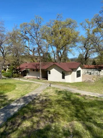 Duplex for Retreat Center Accommodation by Haley Whiteside Design - Photo 5