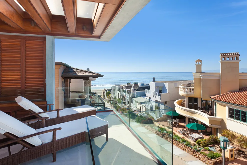 Residence at Manhattan Beach by Lapis Design Partners - Photo 9