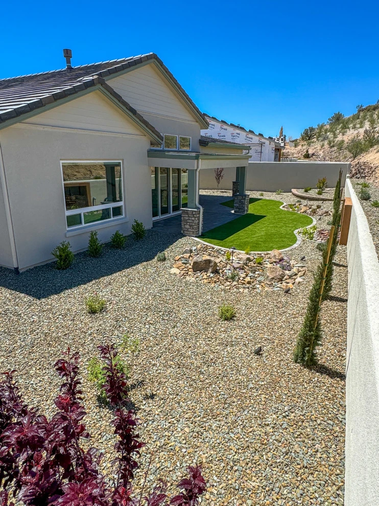 Hampton Residence by Yavapai Landscaping - Photo 4