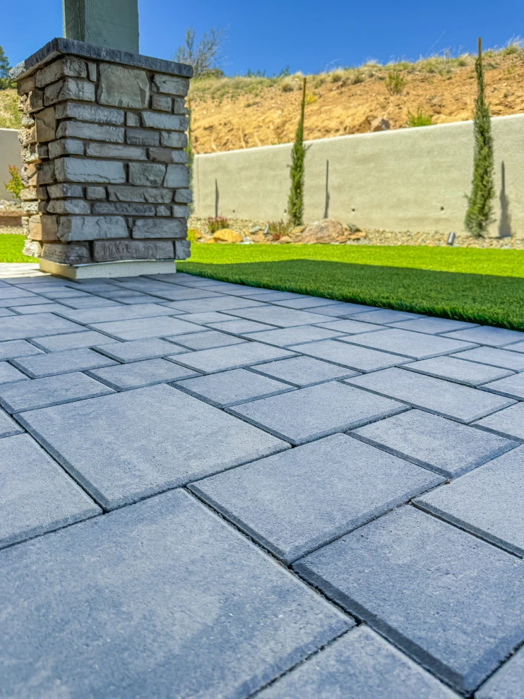 Hampton Residence by Yavapai Landscaping - Photo 12