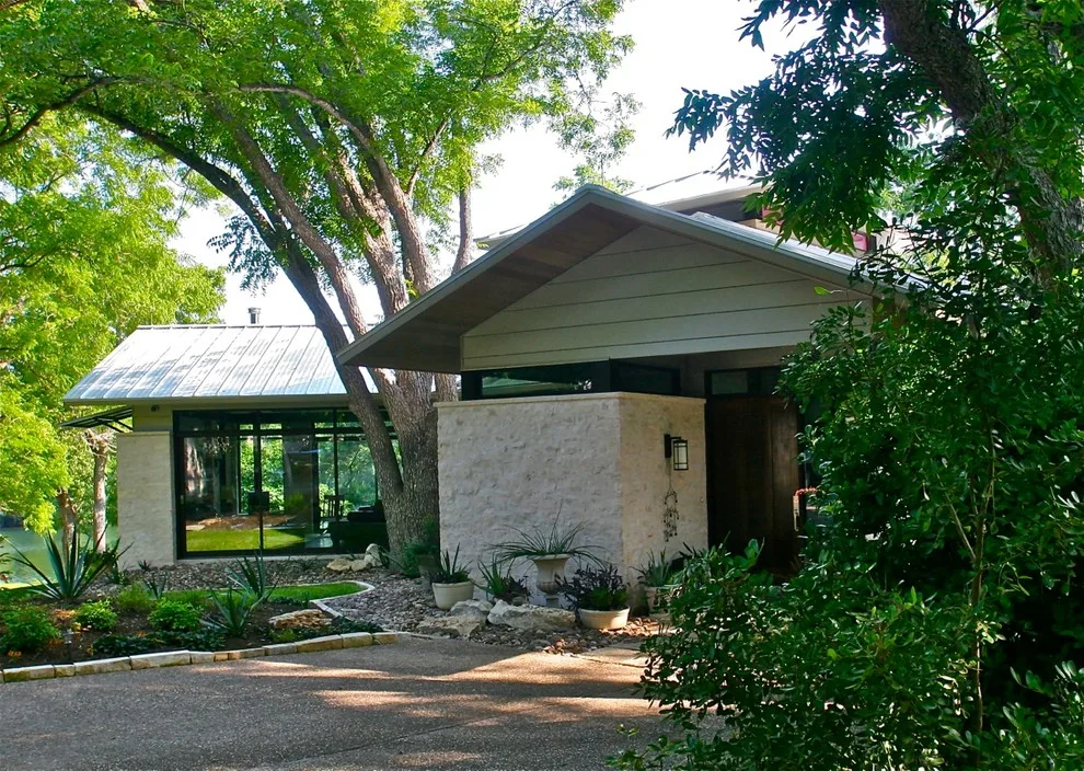 Lakeshore Escape by Barley|Pfeiffer Architecture - Photo 9