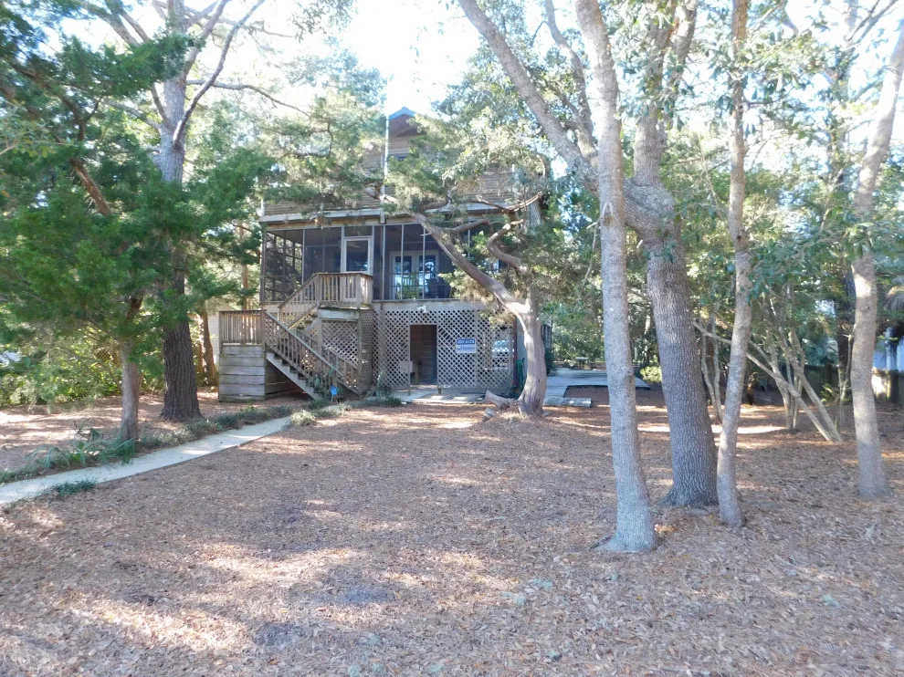 Litchfield Veranda and Exterior Restoration by D. Dwayne Vernon. Architect. - Photo 3