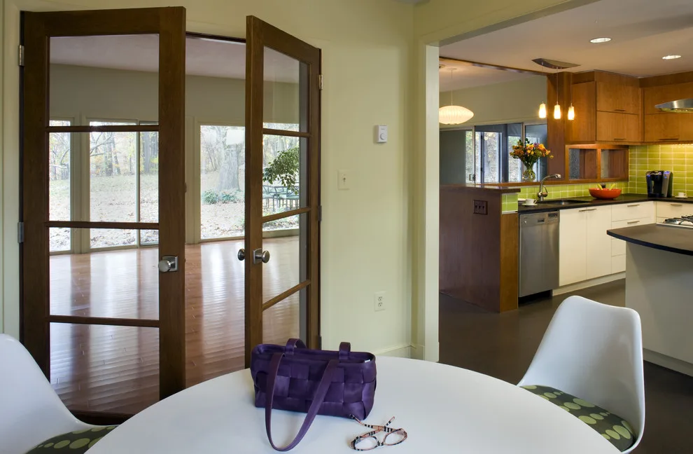 mid-century modern revival by Brennan + Company Architects - Photo 2