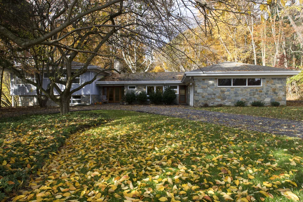 mid-century modern revival by Brennan + Company Architects - Photo 9