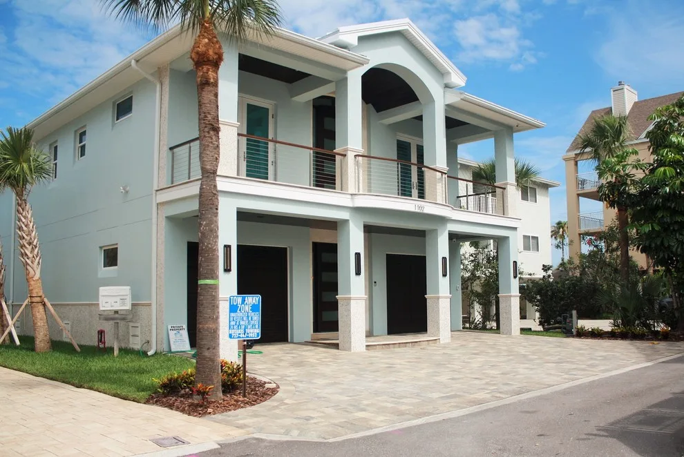 Contemporary Shoreline by Shorelines Design Group - Photo 5