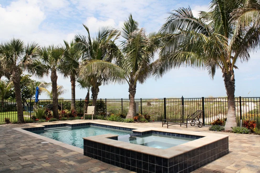Contemporary Shoreline by Shorelines Design Group - Photo 9
