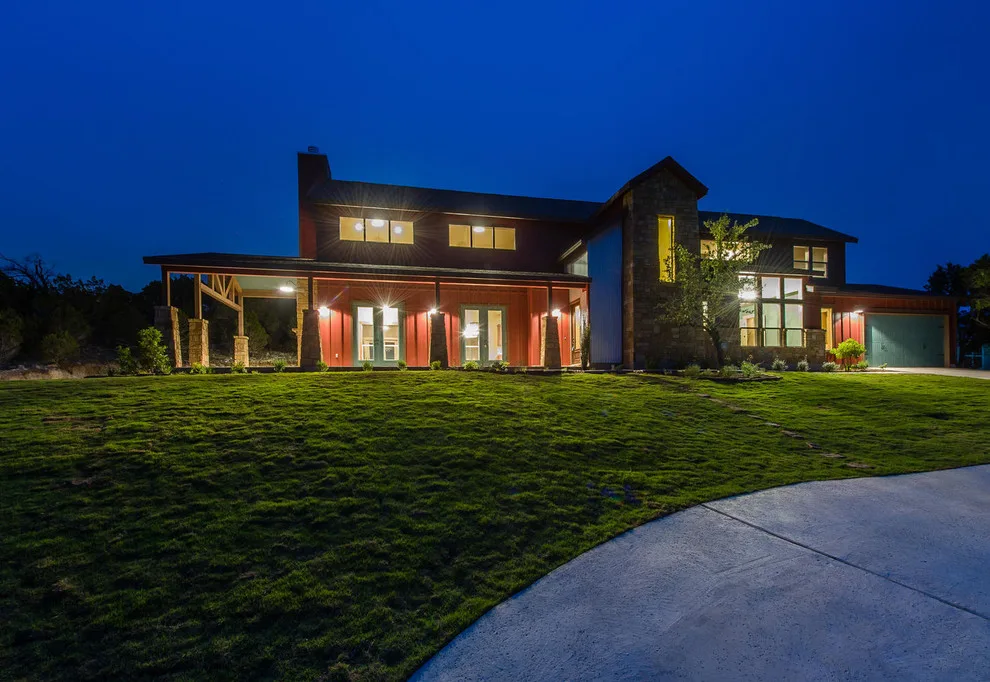 Contemporary Farmhouse - Agave Custom Homes by Barron Custom Design, LLC - Photo 3