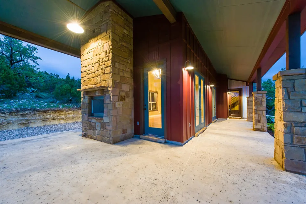 Contemporary Farmhouse - Agave Custom Homes by Barron Custom Design, LLC - Photo 10