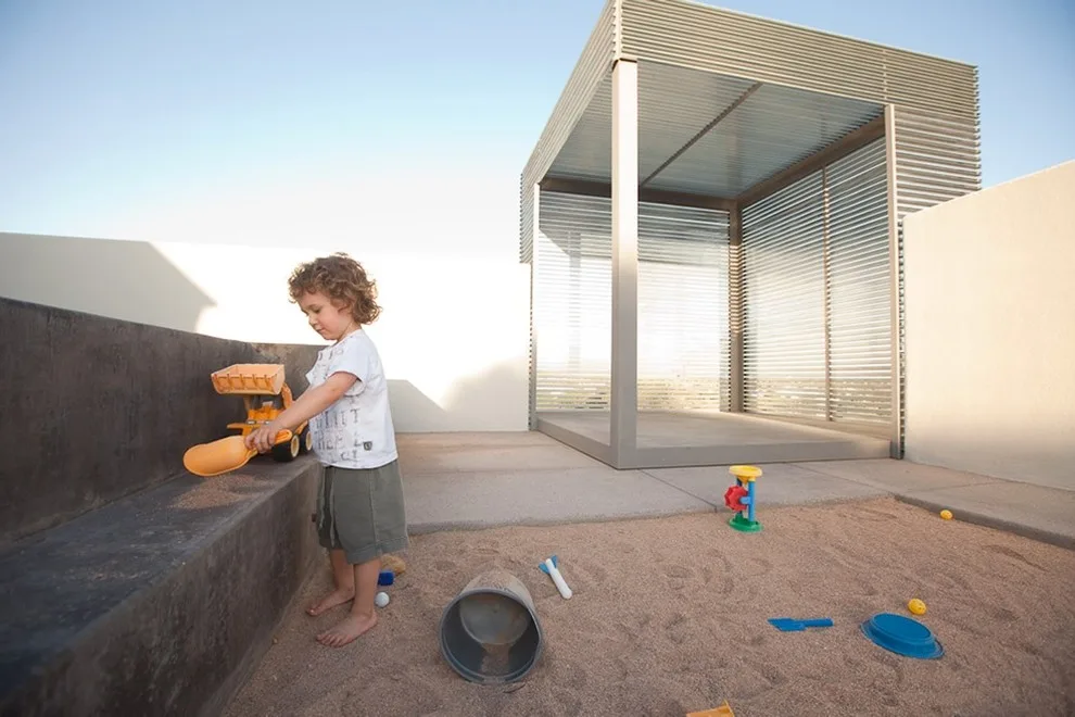 Winter Residence Play Area by Ibarra Rosano Design Architects - Photo 7