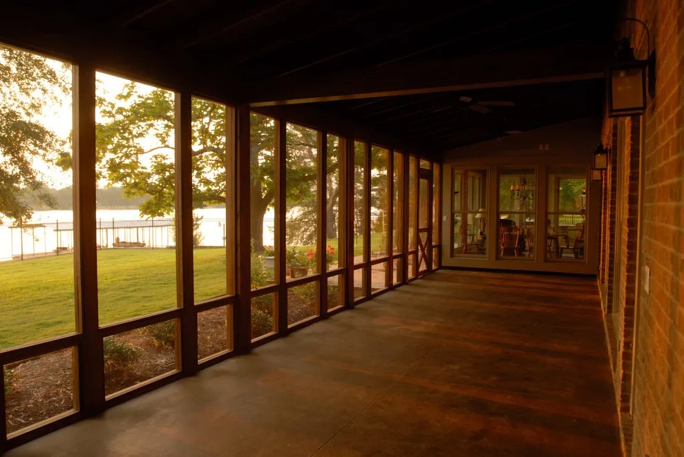 Revival Architecture - Photo 6