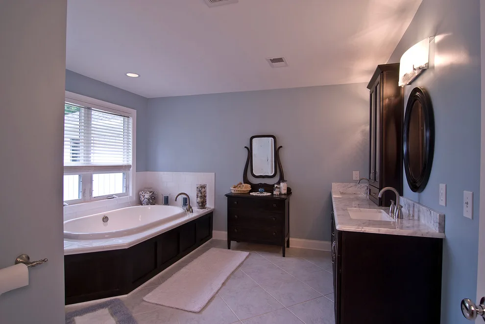 Lake Norman Cottage Revamp by Pippin Home Designs, Inc - Photo 15