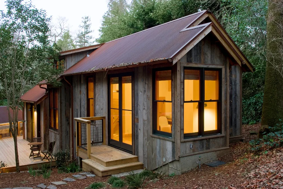 Ross Visitor Lodge by Dotter & Solfjeld Architecture + Design - Photo 2
