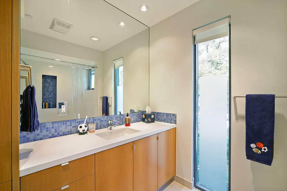 Stefani Residence by Domiteaux Garza Architecture - Photo 13