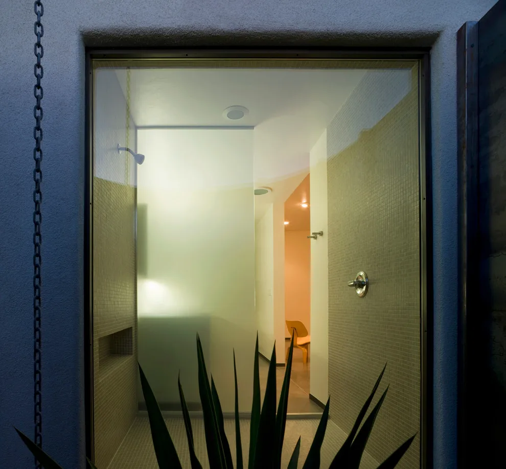 The Six Enclosed Courtyard Homes by Ibarra Rosano Design Architects - Photo 13