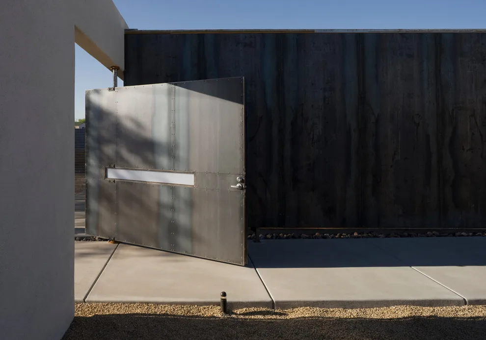 The Six Enclosed Courtyard Homes by Ibarra Rosano Design Architects - Photo 8