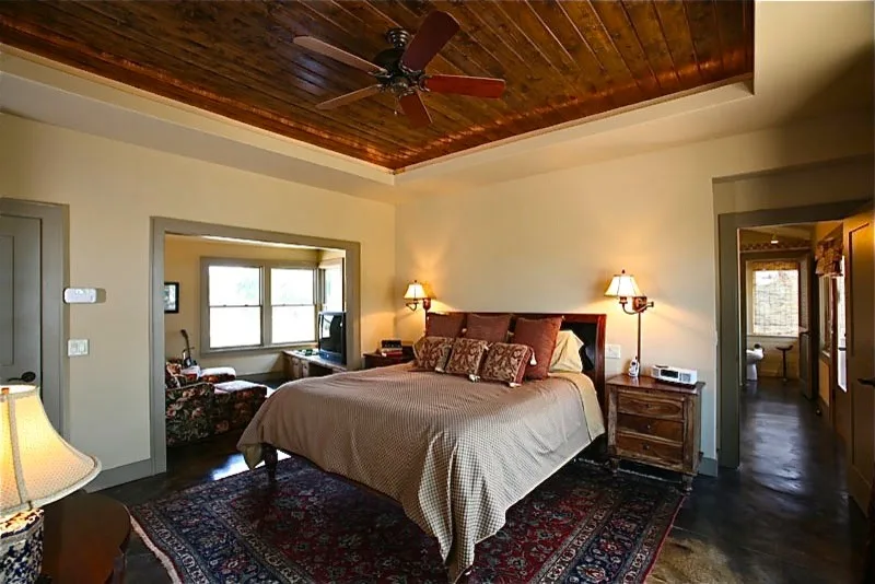 Aged Lakeside Cottage by Barley|Pfeiffer Architecture - Photo 20