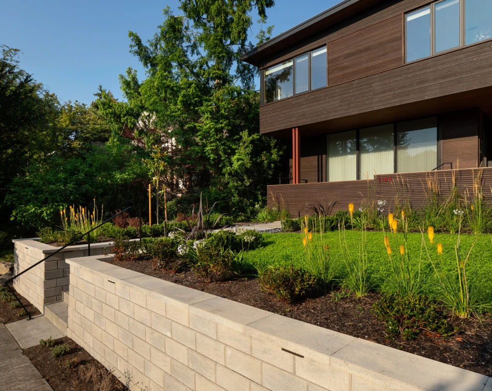 Seattle Modern Front Yard by Urban Oasis Design & Construction LLC - Photo 6