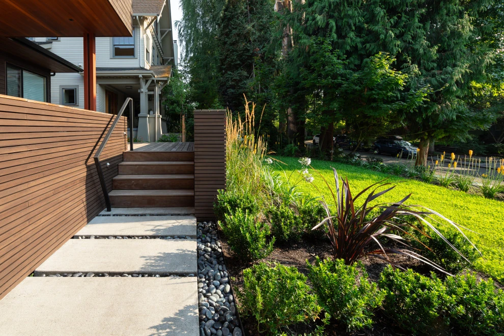 Seattle Modern Front Yard by Urban Oasis Design & Construction LLC - Photo 2