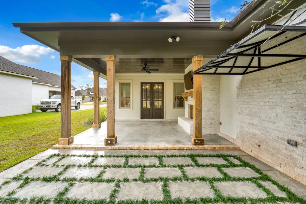 2018 Featured Residence by Bob Chatham Custom Home Design - Photo 23