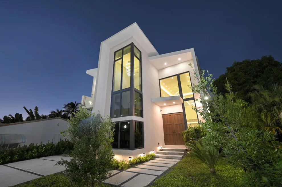 Miami Beach Home by V3 Architectural Group - Photo 13
