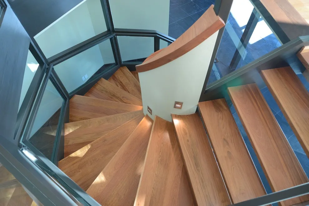 550 Fairview Boulevard by GilanFarr Architects - Photo 6