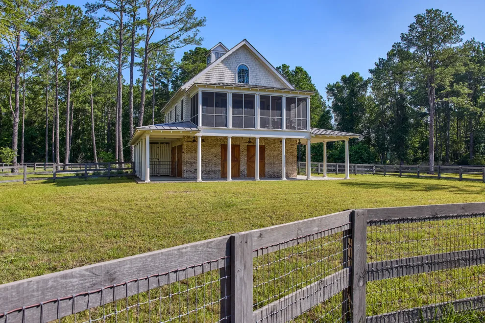Aiken Equine Shelter by Allison Ramsey Architects - Photo 20