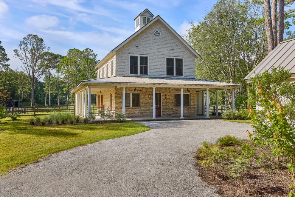 Aiken Equine Shelter by Allison Ramsey Architects - Photo 19