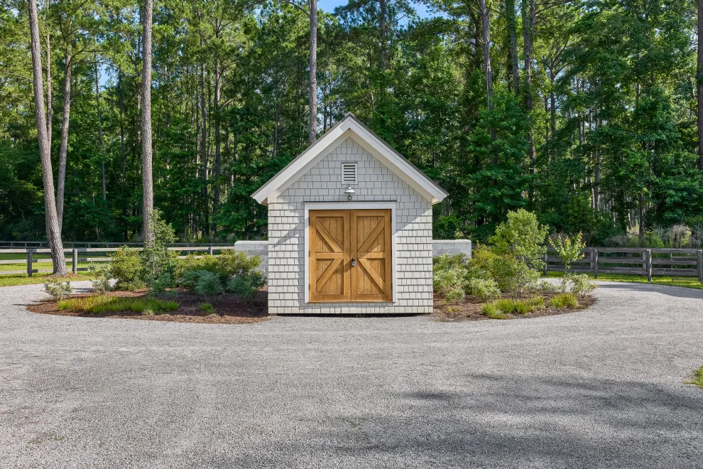 Aiken Equine Shelter by Allison Ramsey Architects - Photo 23