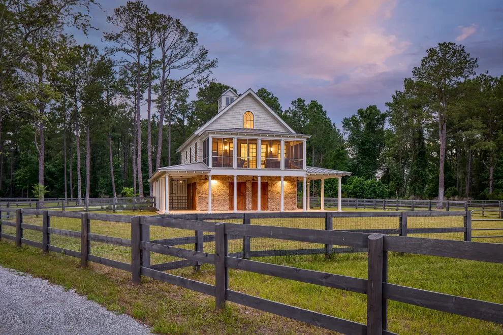 Aiken Equine Shelter by Allison Ramsey Architects - Photo 16