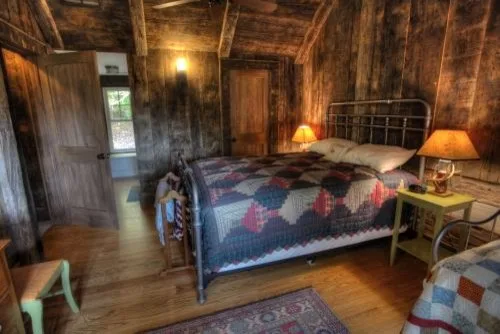 Amherst Lodge by B.O.B. - Beyond Ordinary Boundaries Architecture - Photo 3