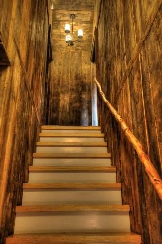 Amherst Lodge by B.O.B. - Beyond Ordinary Boundaries Architecture - Photo 4