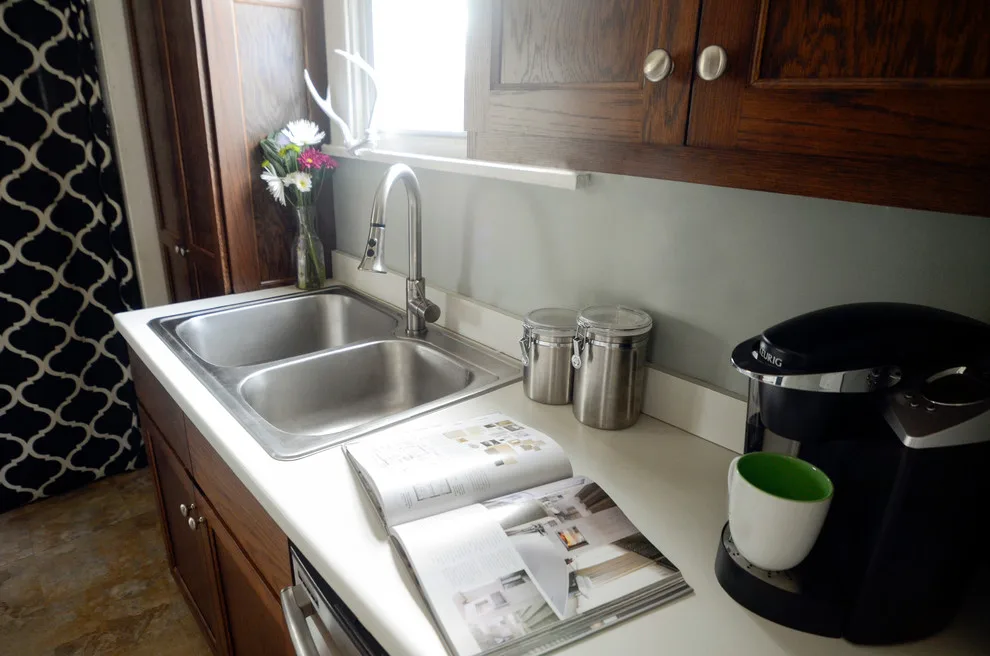Amy McKinney: Light-Colored Kitchen by Simplified Interior Design - Photo 5
