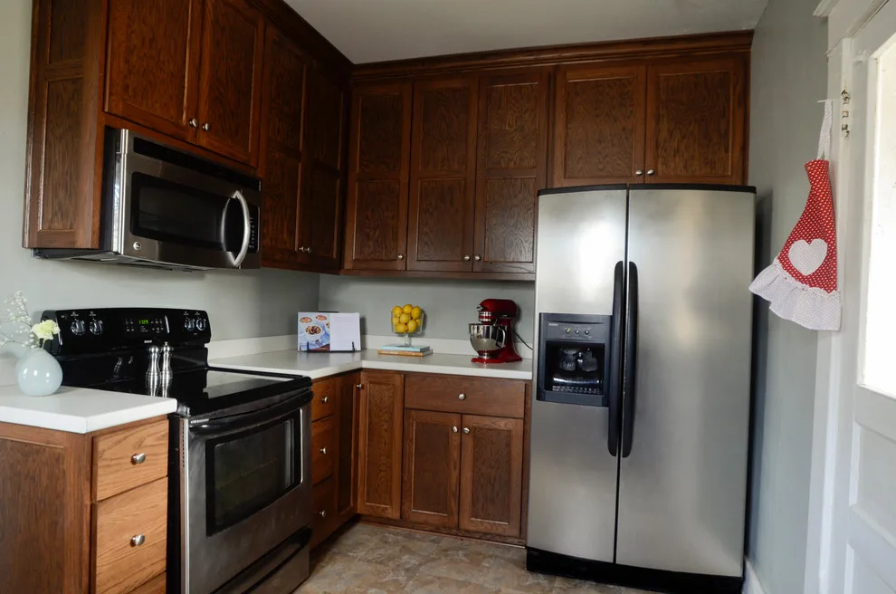 Amy McKinney: Light-Colored Kitchen by Simplified Interior Design - Photo 2