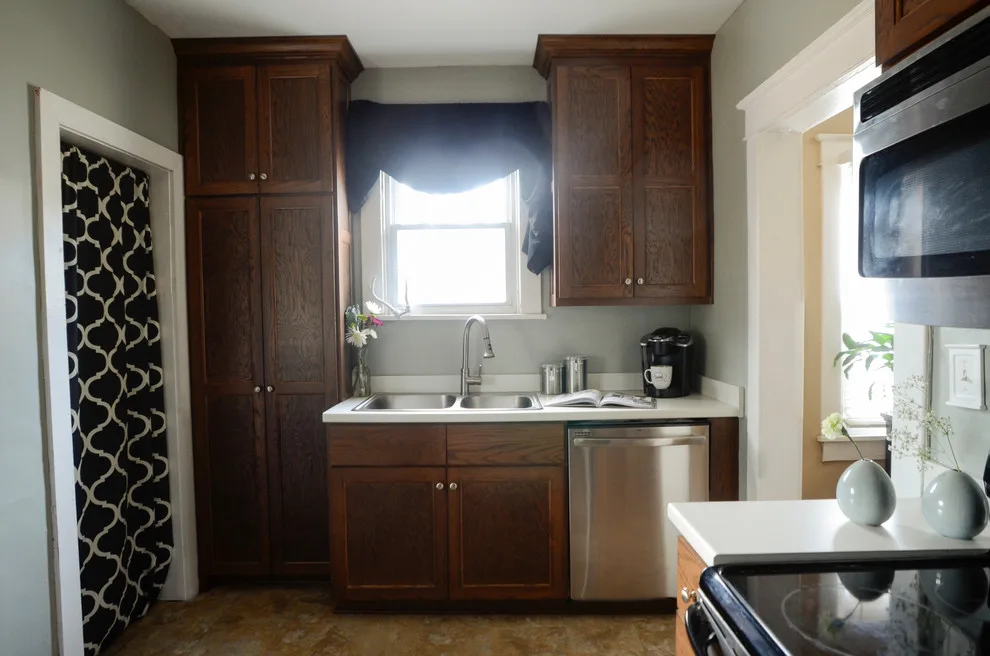 Amy McKinney: Light-Colored Kitchen by Simplified Interior Design - Photo 7