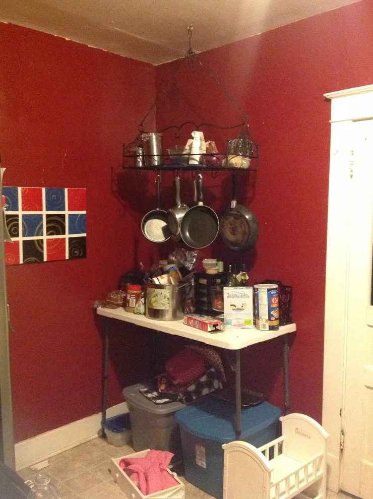 Amy McKinney: Light-Colored Kitchen by Simplified Interior Design - Photo 4