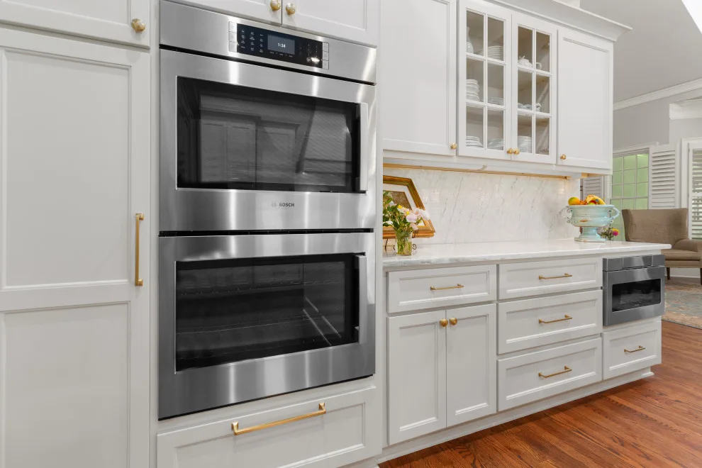 A Stylish and Practical New Kitchen by Cynthia Karegeannes, Registered Architect - Photo 2