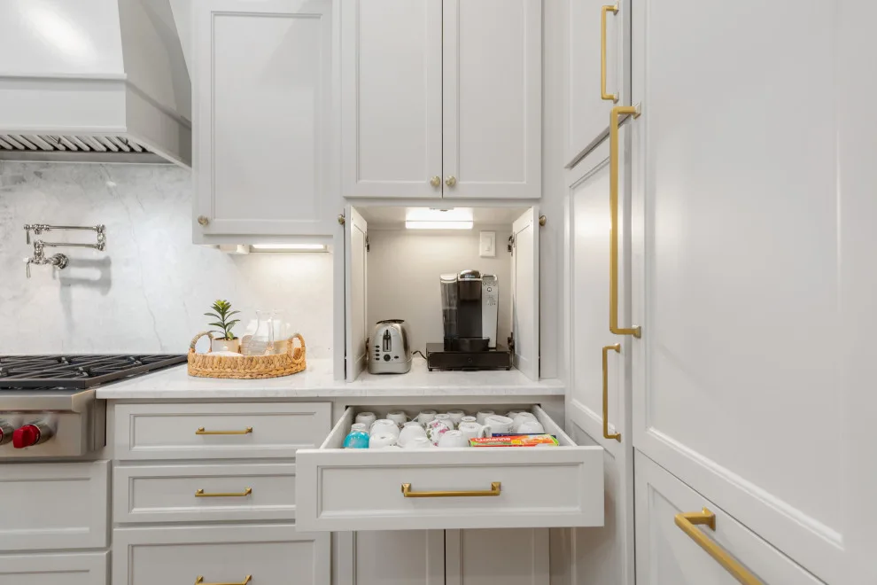 A Stylish and Practical New Kitchen by Cynthia Karegeannes, Registered Architect - Photo 7