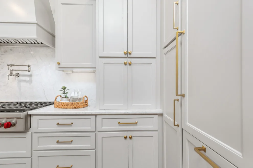 A Stylish and Practical New Kitchen by Cynthia Karegeannes, Registered Architect - Photo 8