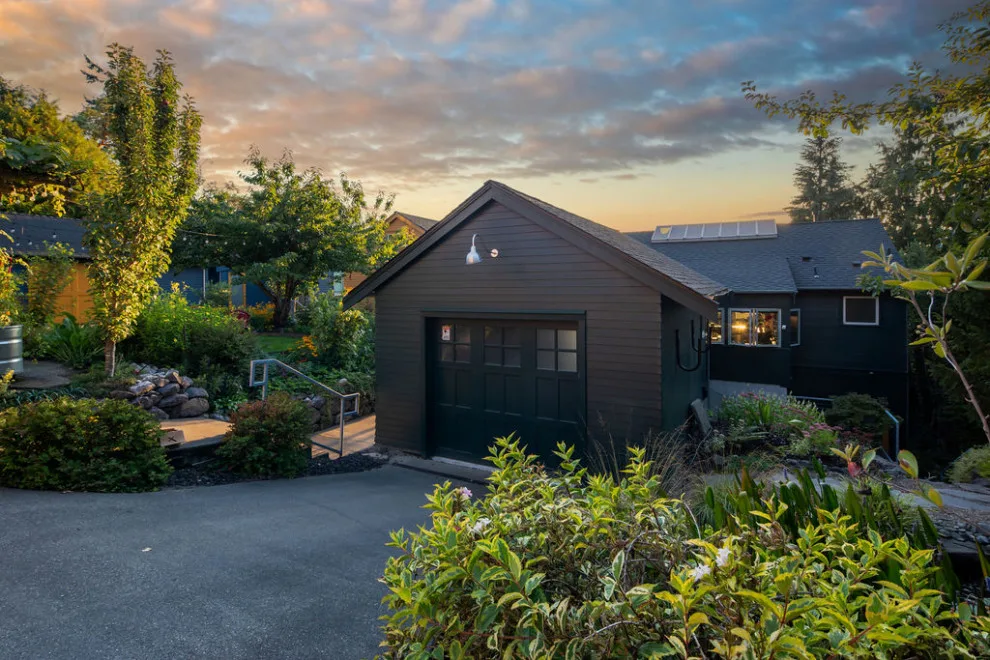 Anderson Gardens: Two Decades On by Rhodes Architecture + Light - Photo 3