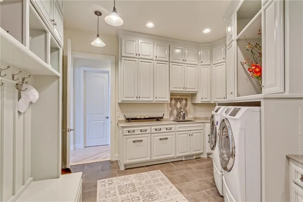 Contemporary-Traditional Home Project by Andrew C. Thomas, Architect - Photo 8