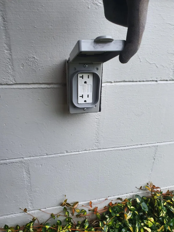 Mr. Electric Of Winter Haven - Photo 4