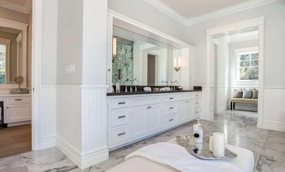 Contemporary Spa-Like Bathroom by ZC Development & Construction Inc. - Photo 3