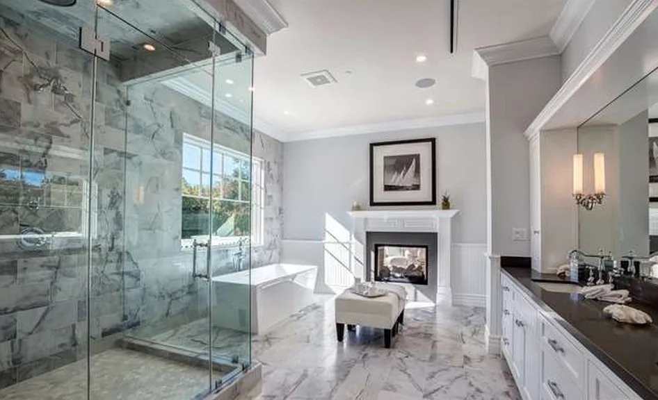 Contemporary Spa-Like Bathroom by ZC Development & Construction Inc. - Photo 5