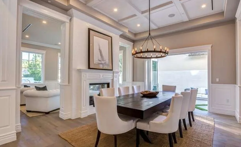 Eating Area by ZC Development & Construction Inc. - Photo 3